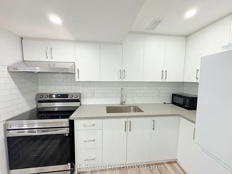 30 Lavron Ct #BASEMENT — Photo 4