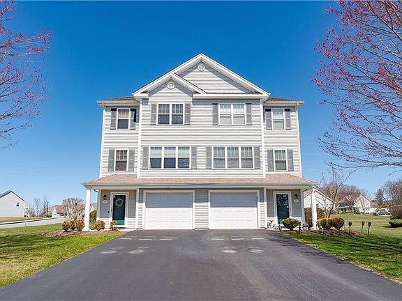4th image of 27 Stream View Dr
