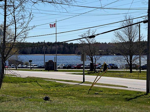 3rd image of 5 Chase Dr