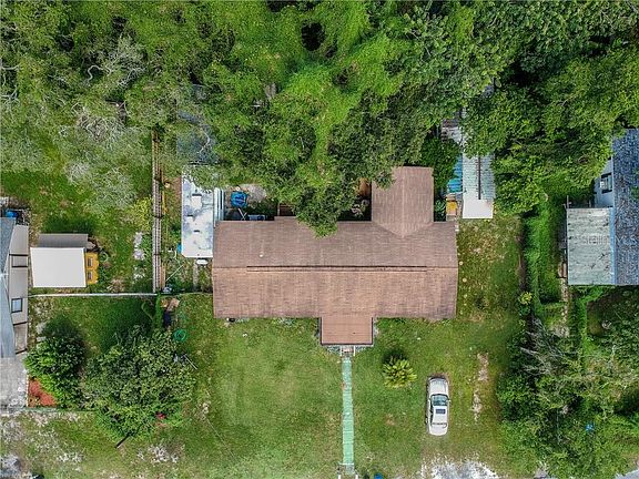 4th image of 7409 Albany Dr