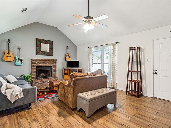 2nd image of 509 Teakwood Cir