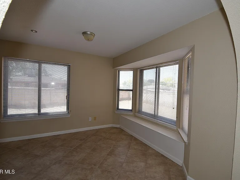807 Poplar St — Photo 14