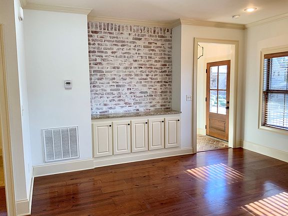 4th image of 1-1829 E Jackson Ave