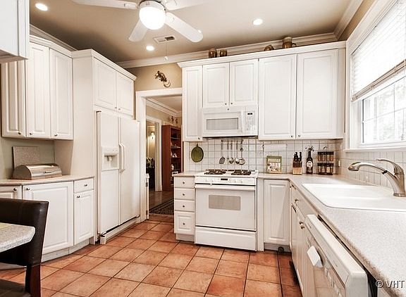 4th image of 843 Fair Oaks Ave
