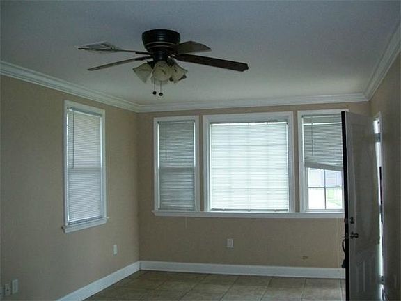 2nd image of 3012 Lloyds Ave