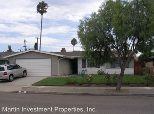 1807 Iowa St, Costa Mesa, CA 92626