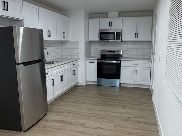 550 Las Palmas Ave