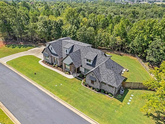 3rd image of 122 Lake Lou Ella Dr