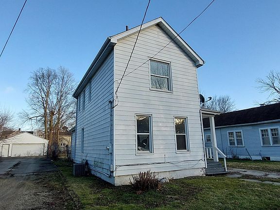 3rd image of 1106 N Garfield Ave