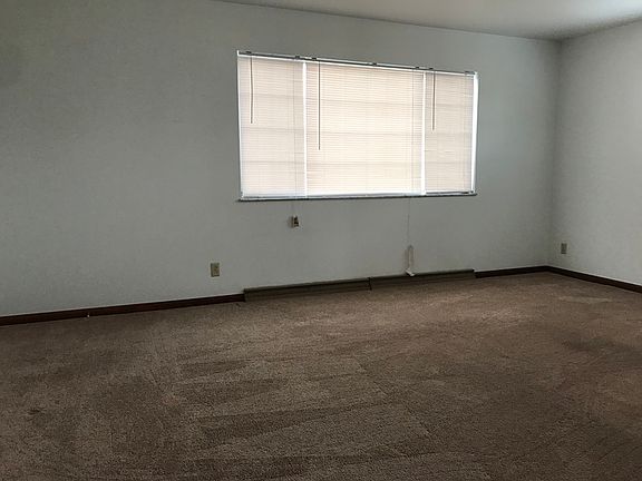 5th image of 339 Johnet Dr APT 1