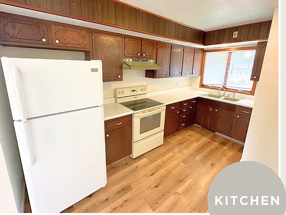 3rd image of 616 Willow St #1
