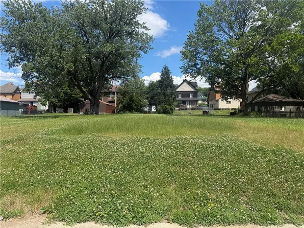 509 New Castle Ave, Sharon, PA 16146