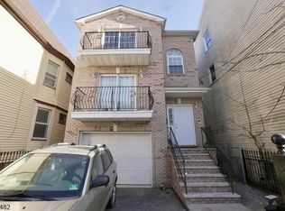 192 S 9th St, Newark, NJ 07107