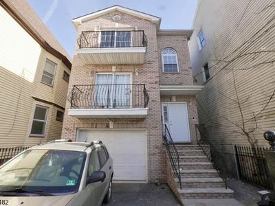 192 S 9th St, Newark, NJ, 07107