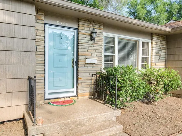 8348 Locust St, Kansas City, MO 64131