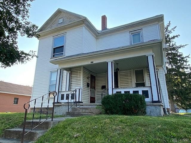 1st image of 415 E Main St
