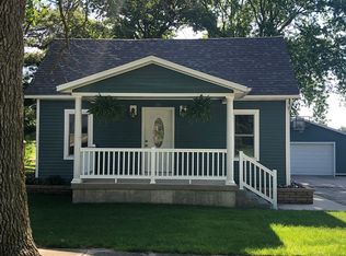 212 N High St, Sibley, IL 61773