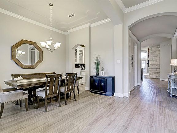 5th image of 4822 Legend Creek Dr