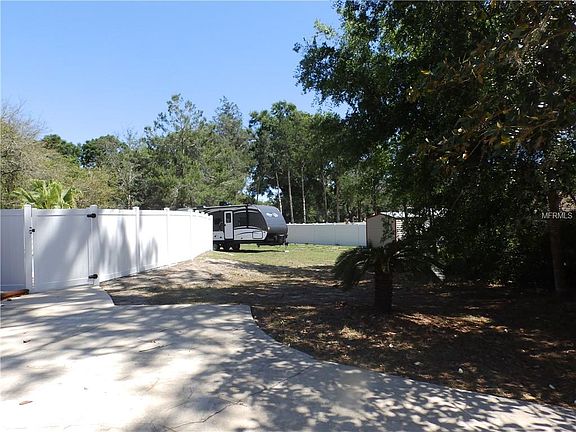 2nd image of 2535 Woodland Ct