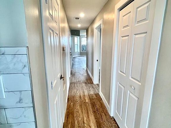 4th image of 6322 S Langley Ave #4