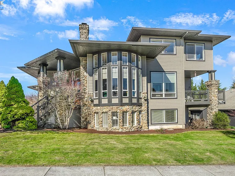 13923 SW Mistletoe Dr — Photo 2