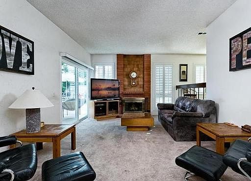 4th image of 2533 Temple Ave