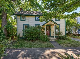 129 5th St, Ashland, OR 97520