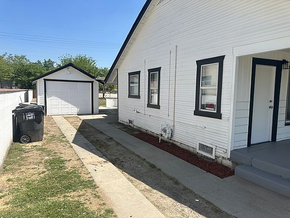 3rd image of 1131 Belvan Ave