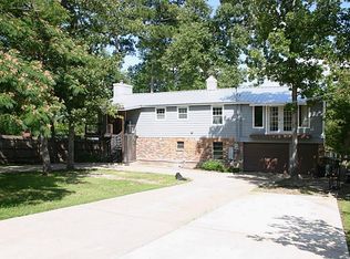 10 Lakeshore Dr, Huntsville, TX 77340