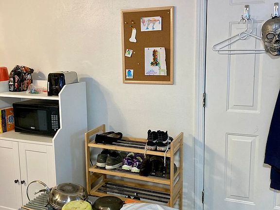 4th image of 5819 Bartlett St APT 1