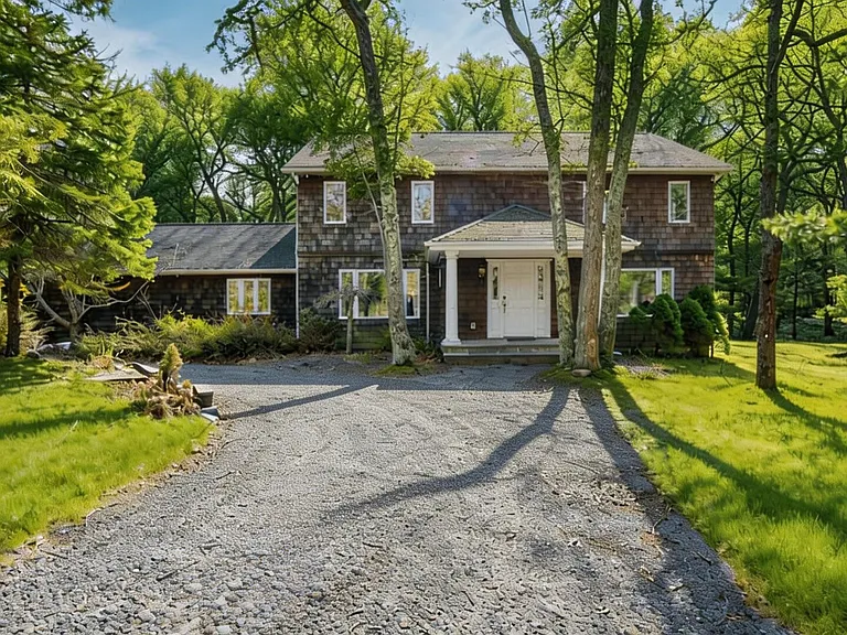 66 Hog Creek Rd — Photo 2