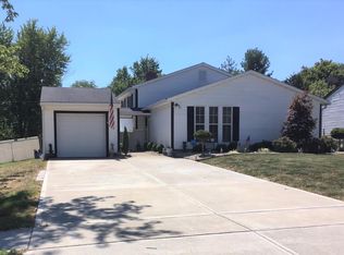 1825 Del Rio Dr, Hamilton, OH 45013