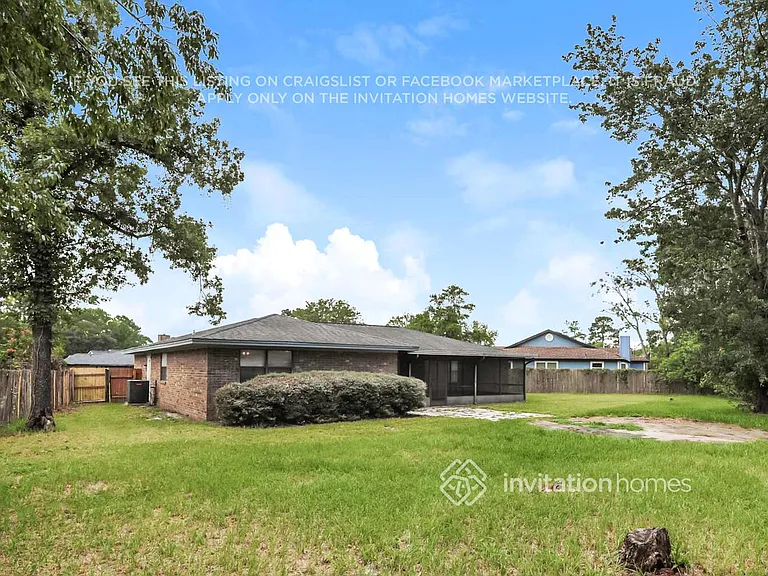 8438 Sand Point Dr W — Photo 16