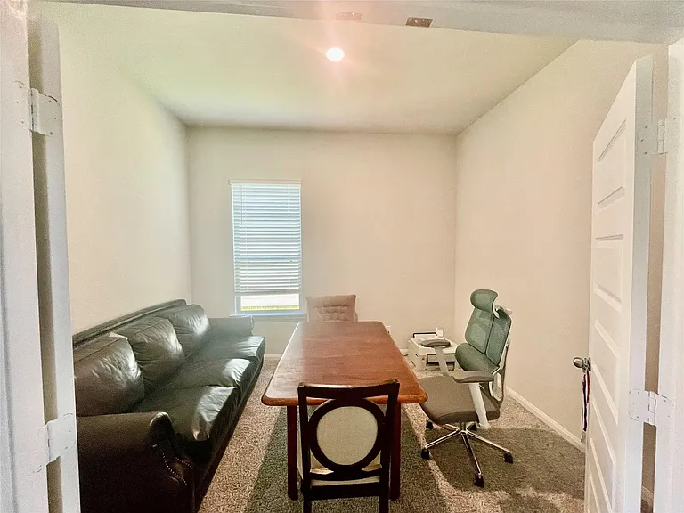 1055 Bluebonnet Trl — Photo 27