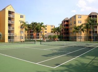 8333 Lake Dr APT 402, Doral, FL 33166