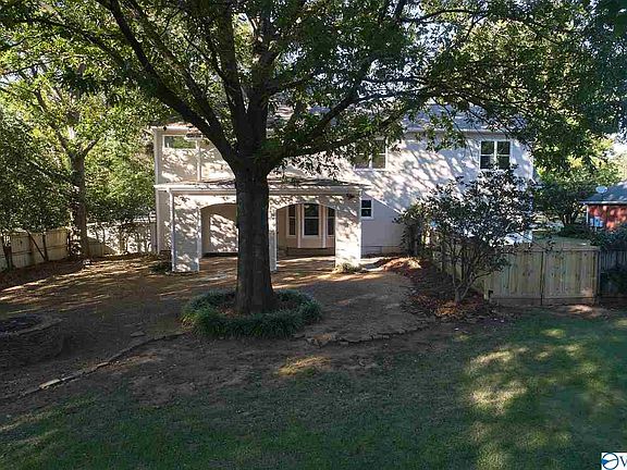 3rd image of 2440 Audubon Ln SE