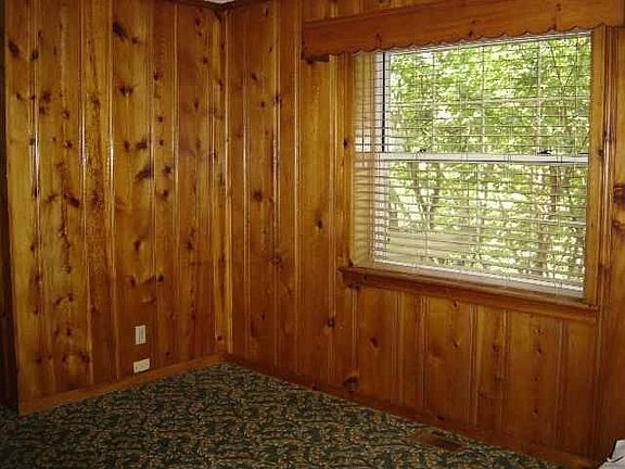 3rd image of 2803 Highland Dr NE