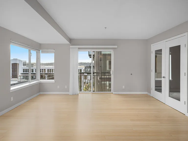 2717 Western Ave #530 — Photo 5