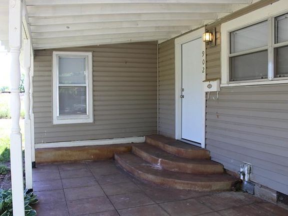 2nd image of 902 NW 99th St
