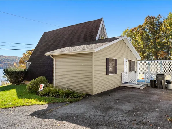 6422 E Bluff Dr, Penn Yan, NY 14527