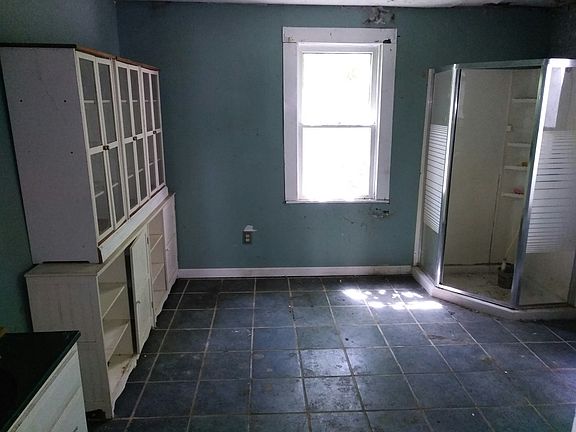 5th image of 759 S Park Ct SE