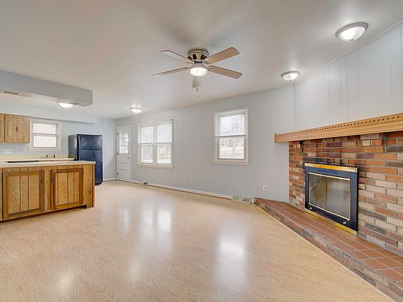 4th image of 112 Joann Dr