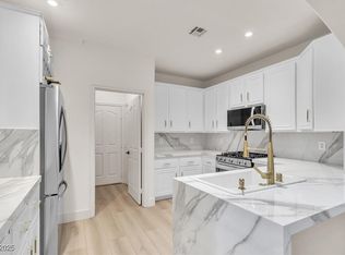 937 Bannockburn St, Las Vegas, NV 89145