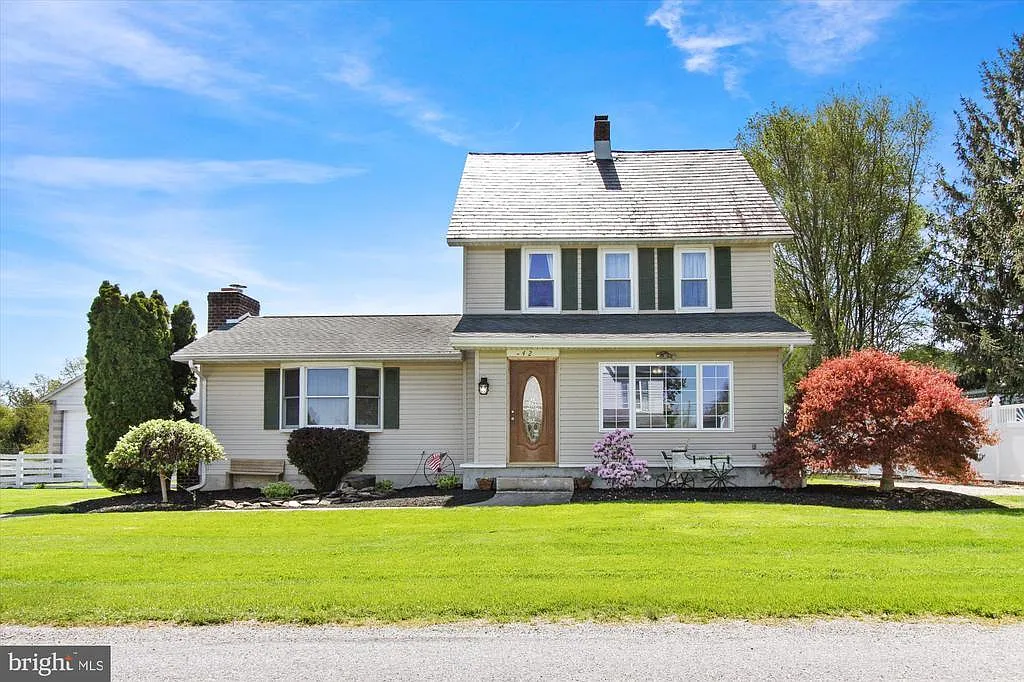 42 Anderson Ave photo 1