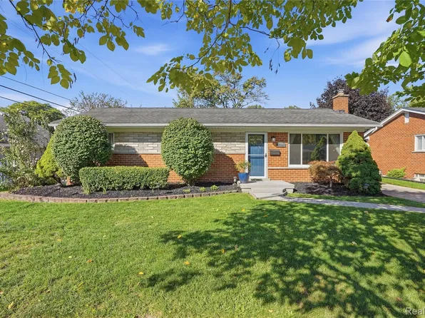 14833 Fairfield St, Livonia, MI 48154