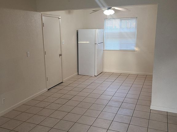 3rd image of 2072B 20th St