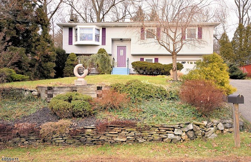 1st image of 5 Mt Heights Dr