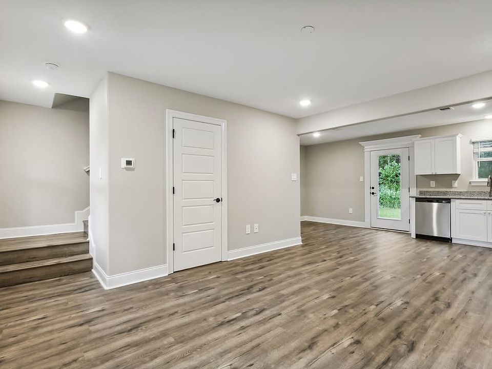 2nd image of 13411 Rene Ave