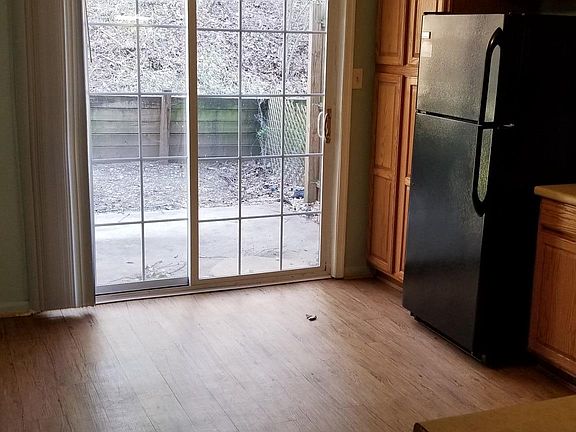 Kitchen (view out the back)