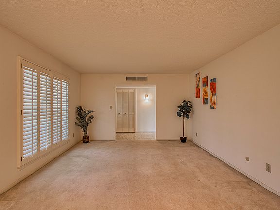 5th image of 10916 Lakewood Ave